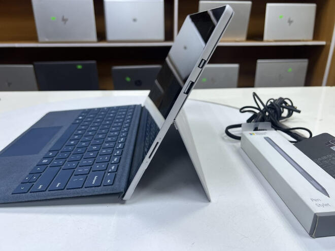 8th Gen Microsoft Surface Pro 6 + Stylus Pen - Core i7-8650U ~ 4.2GHz - 512GB SSD - 16GB RAM - Face ID - Touchscreen - Keyboard Light - Detachable (2-in-1) N730,000
